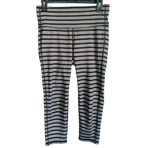 Athleta Gray & Black Stripe Capri Leggings Women's Medium - Picture 1 of 7